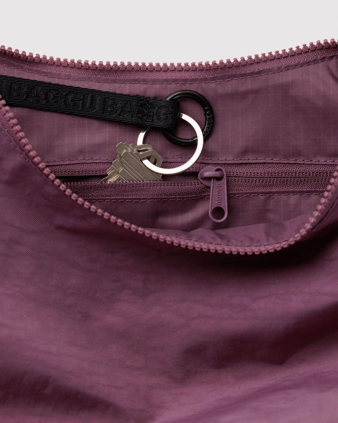 Medium Nylon Crescent Bag Y5
